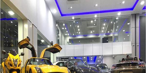 عکس داخل نمایشگاه ماشین