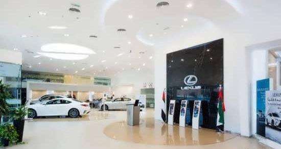 عکس داخل نمایشگاه ماشین