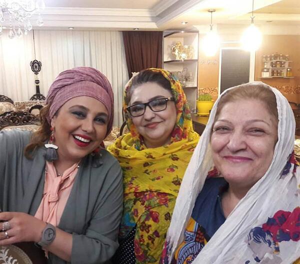 عکسهای بهنوش بختیاری و خواهرش