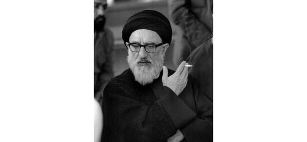 عکس آیت الله طالقانی با سیگار