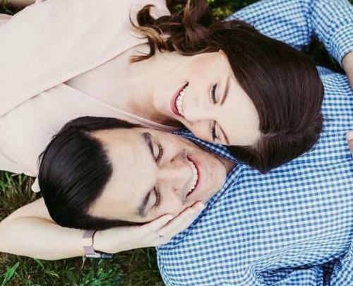 عکس عاشقانه صبح بخیر در آغوشش