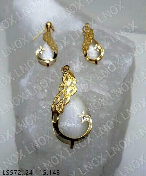 عکس گوشواره طاووسی