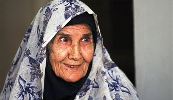 عکس مادر چشم انتظار