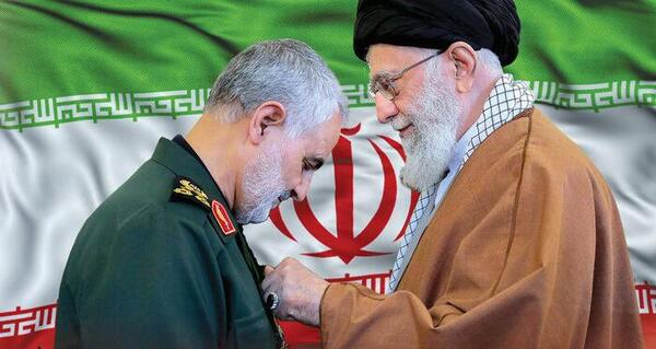 عکس سردار سلیمانی هنگام رای دادن