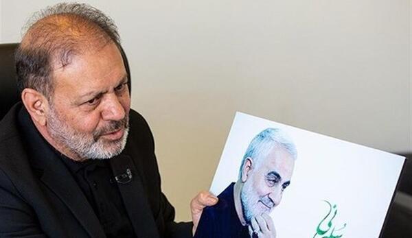 عکس سردار سلیمانی هنگام رای دادن