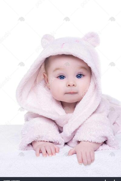 عکس نوزاد دختر برای تصویر زمینه