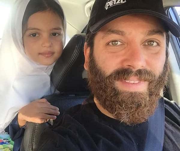 عکس امیررضا دلاوری و دخترش