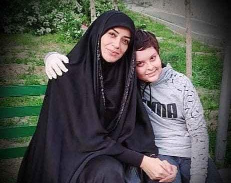 عکس الهام چرخنده در آوای باران