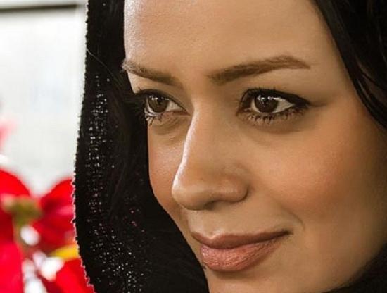 عکس الهام چرخنده در آوای باران