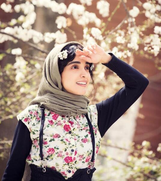 عکس تصاویر الهه حصاری در سریال در حاشیه