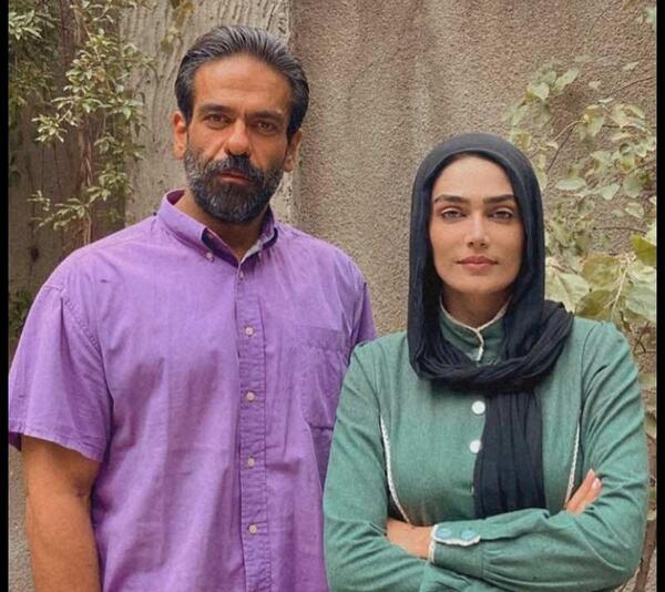 عکس بانیپال شومون در بانوی عمارت
