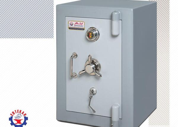 عکس گاوصندوق رمز دار