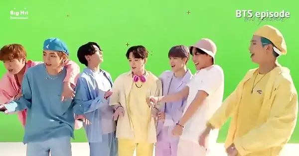عکس پشت صحنه ضبط آهنگ های bts
