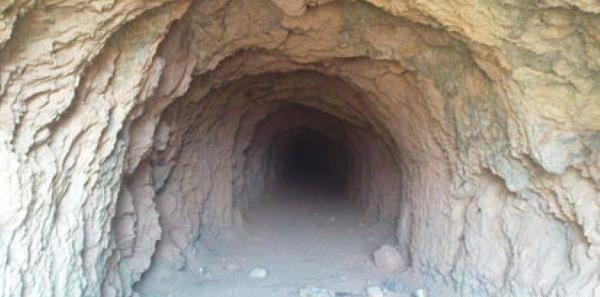 عکس خاک قرمز در دفینه