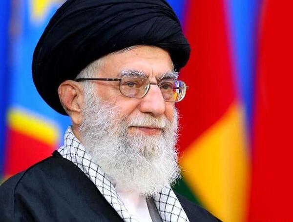 عکس سردار سلیمانی با آقای خامنه ای