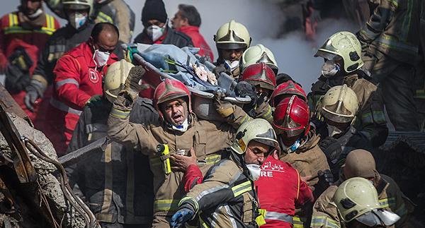عکس آتش نشانان پلاسکو