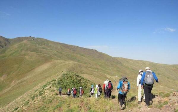 عکس پیاده روی در کوه