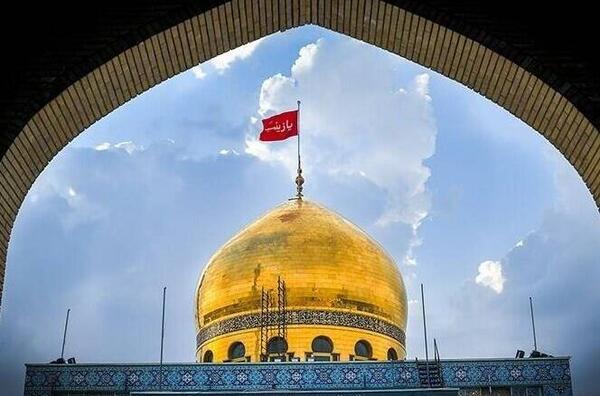 عکس سردار سلیمانی روبروی حرم حضرت زینب