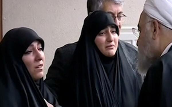 عکس دختر چادری با عکس حاج قاسم