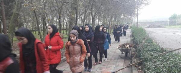 عکس پیاده روی دانش آموزان