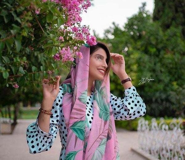 عکس ژست های دخترانه لاکچری