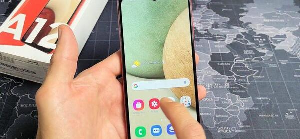 عکس صفحه گوشی سامسونگ a12
