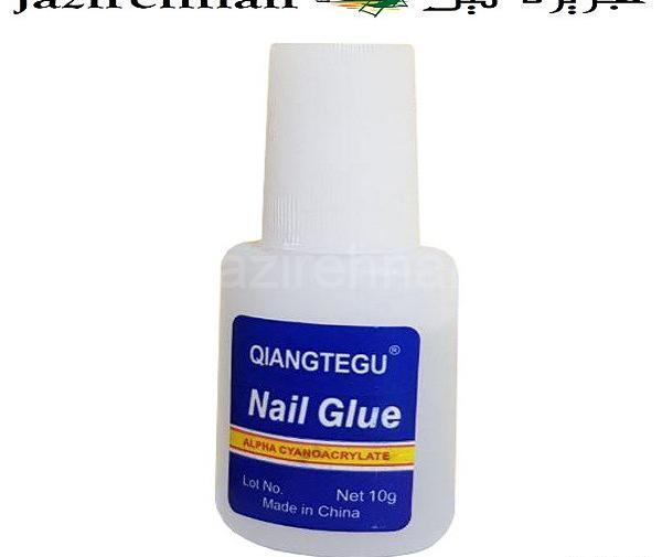 عکس چسب کاشت ناخن