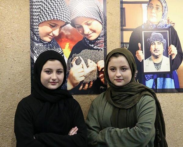 عکس جدید سارا و نیکا با چادر سوژه شد