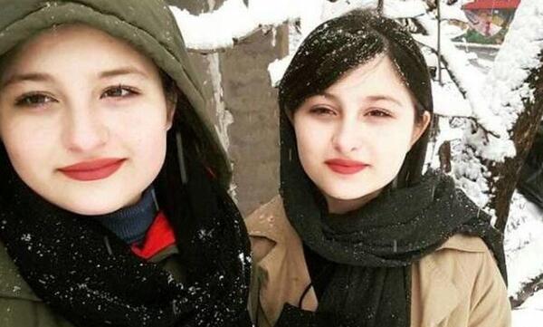 عکس جدید سارا و نیکا با چادر سوژه شد