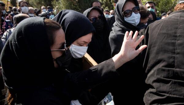 عکس خاکسپاری آزاده نامداری