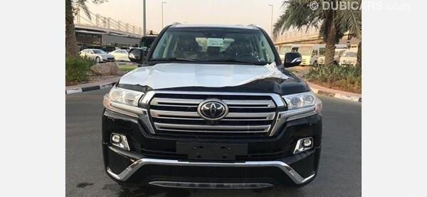 عکس لندکروز وی 8