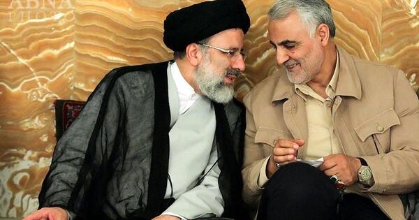 عکس رئیسی با رهبر و سردار سلیمانی