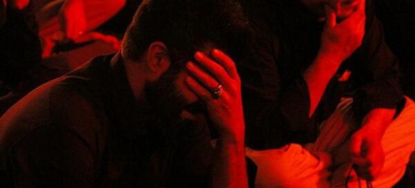 عکس گریه کنان امام حسین