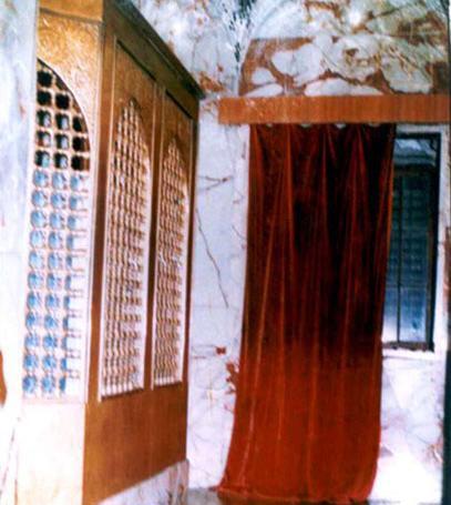 عکس داخل گودال قتلگاه