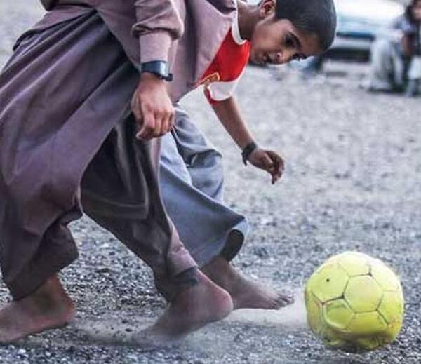 عکس فوتبال زمین خاکی