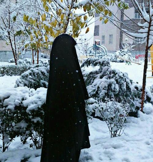 عکس دختر چادری که صورتش معلوم باشه