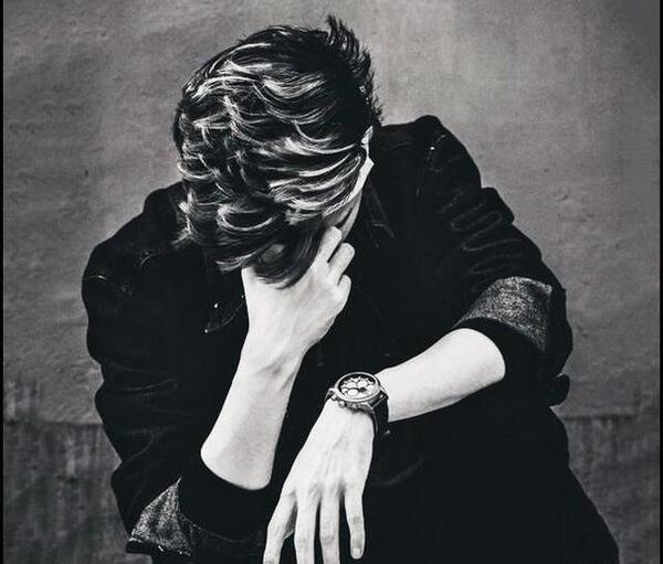 فقط عکس غمگین بدون نوشته
