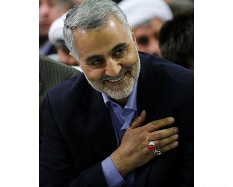 عکس سردار سلیمانی نشسته