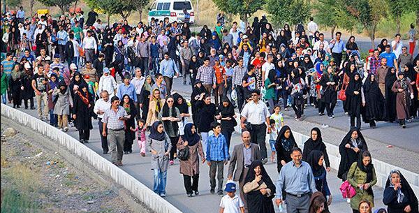 عکس پیاده روی در خیابان