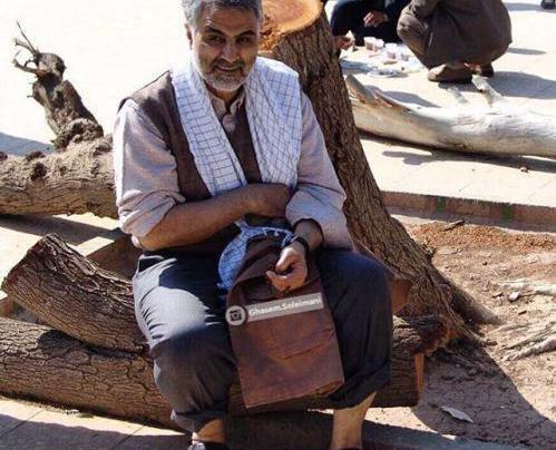 عکس سردار سلیمانی در طبیعت