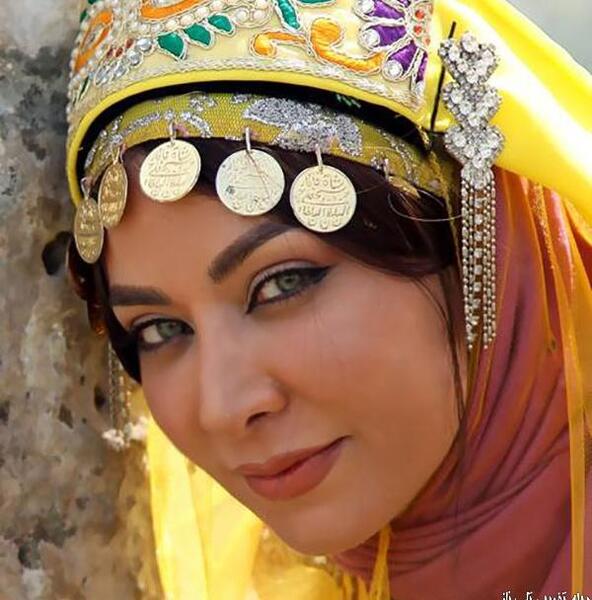 عکس دختر خوشگل با لباس محلی