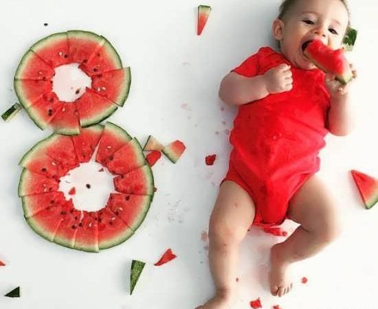 عکس ماهگرد نوزاد با موز
