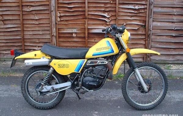 عکس موتور suzuki 250