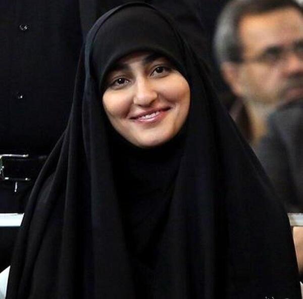 عکس حاج قاسم سلیمانی با فرزندانش