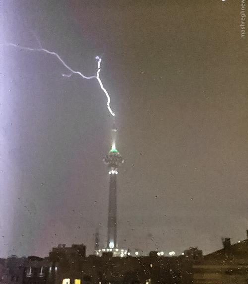 عکس داخل برج میلاد
