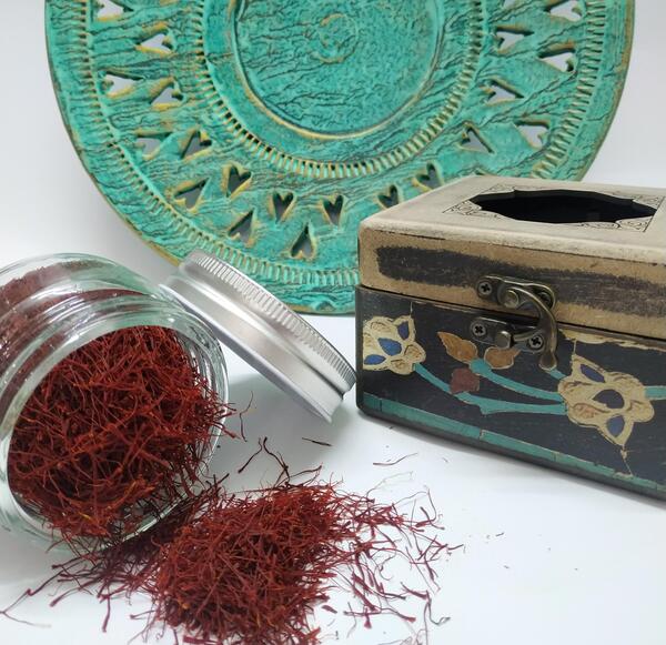 عکس زعفران پرسی