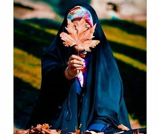 عکس دختر چادری با گوشی آیفون