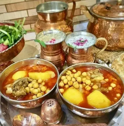 عکس تزیین آبگوشت سنتی