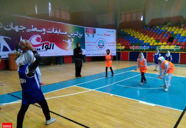 عکس بازی وسطی