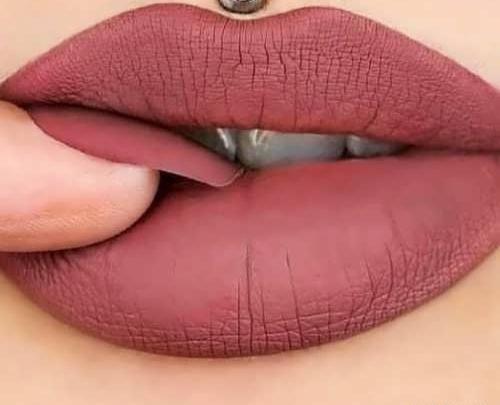 عکس لب رژ زده